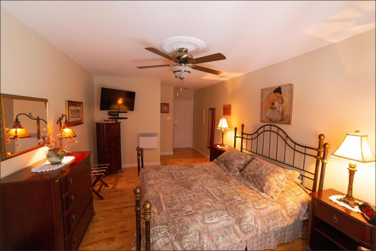 Au Coeur De Saint-Sauveur Bed & Breakfast Dış mekan fotoğraf