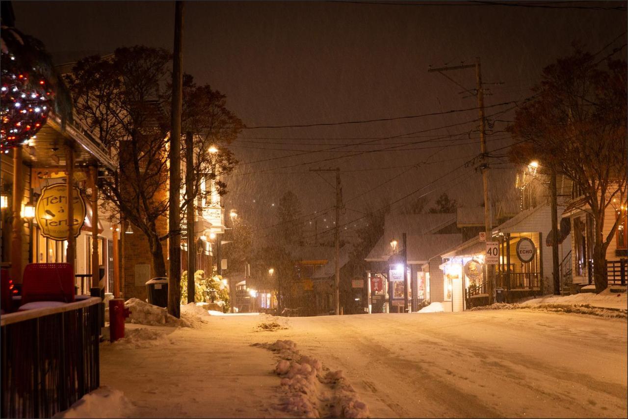 Au Coeur De Saint-Sauveur Bed & Breakfast Dış mekan fotoğraf