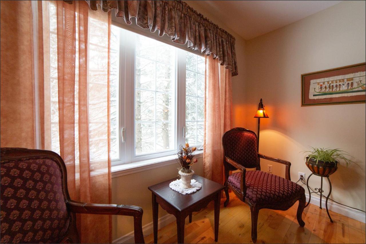 Au Coeur De Saint-Sauveur Bed & Breakfast Dış mekan fotoğraf